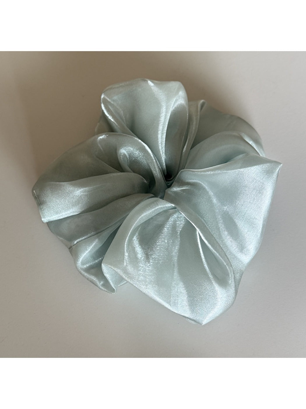 Gifty - Minimalist Solid Color Ruched Scrunchie