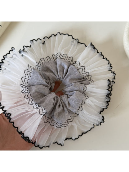 Gifty - Elegant White Ruffle Scrunchie