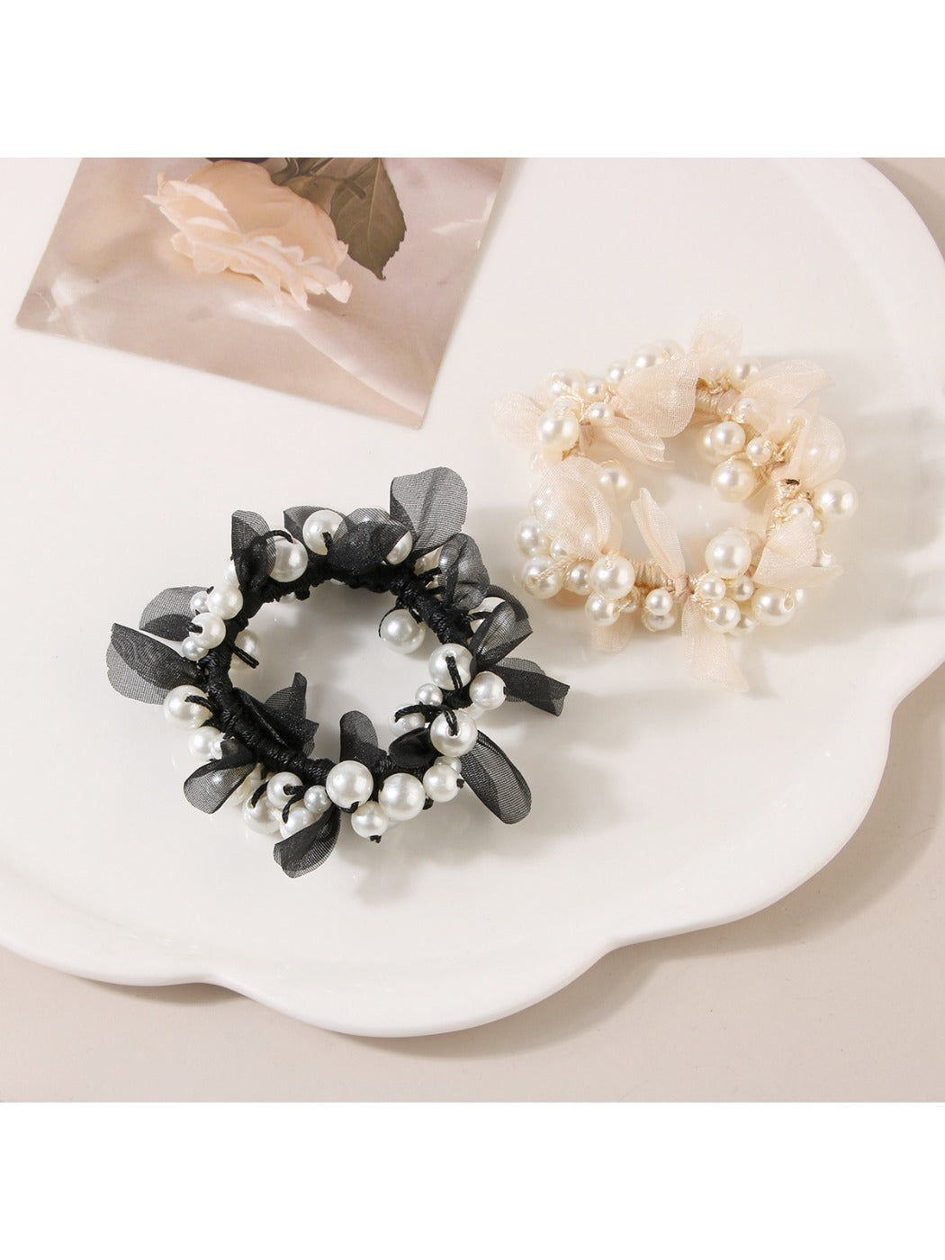 Gifty - Elegant Beaded Hair Tie