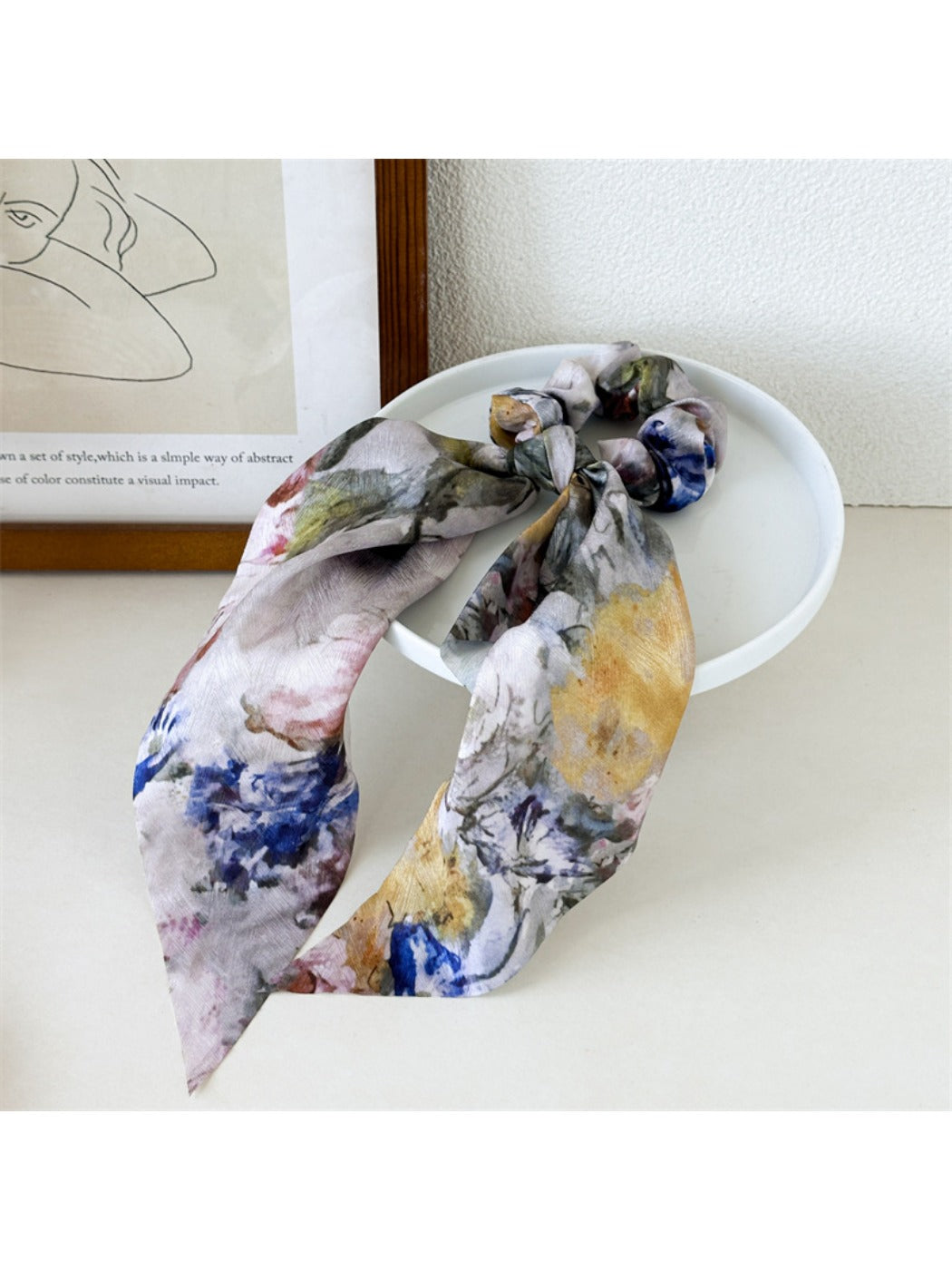 Gifty - Elegant Ink Hair Scrunchie