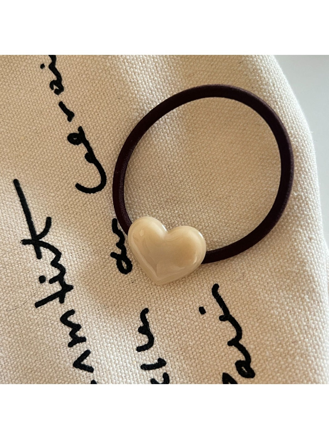 Gifty - Vintage Heart Shaped Hair Tie