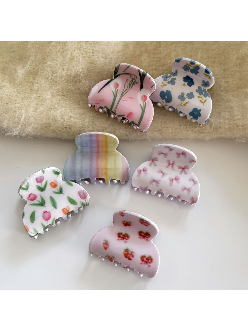 Beau - Cute Small Curved Hair Claw Clip