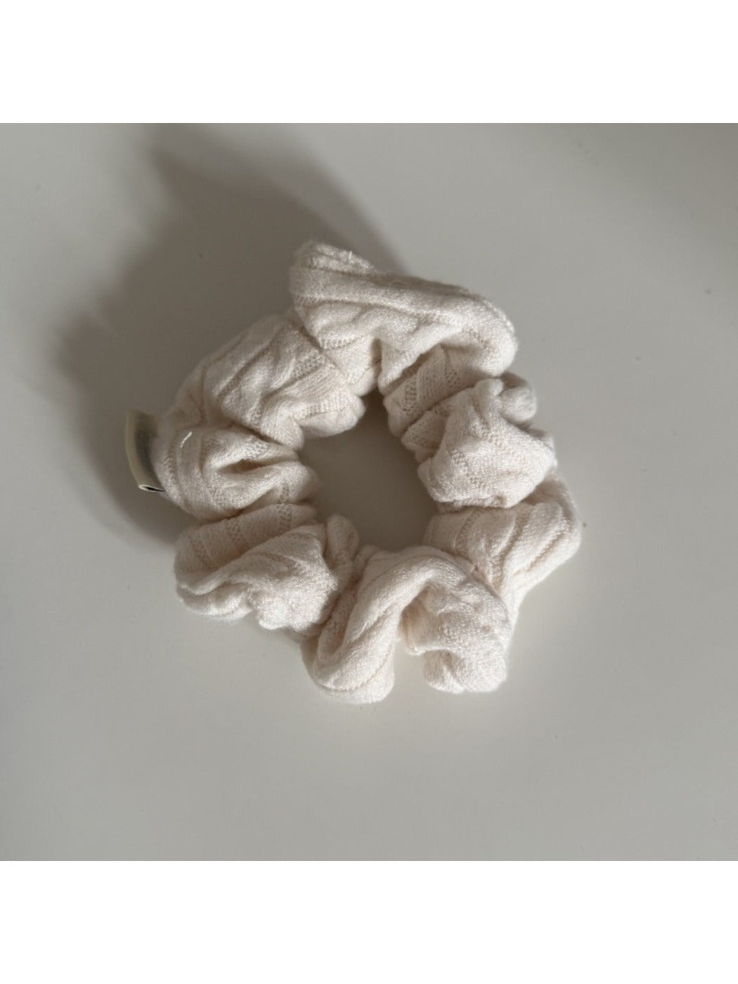 Gifty - Minimalist Striped Ruched Scrunchie