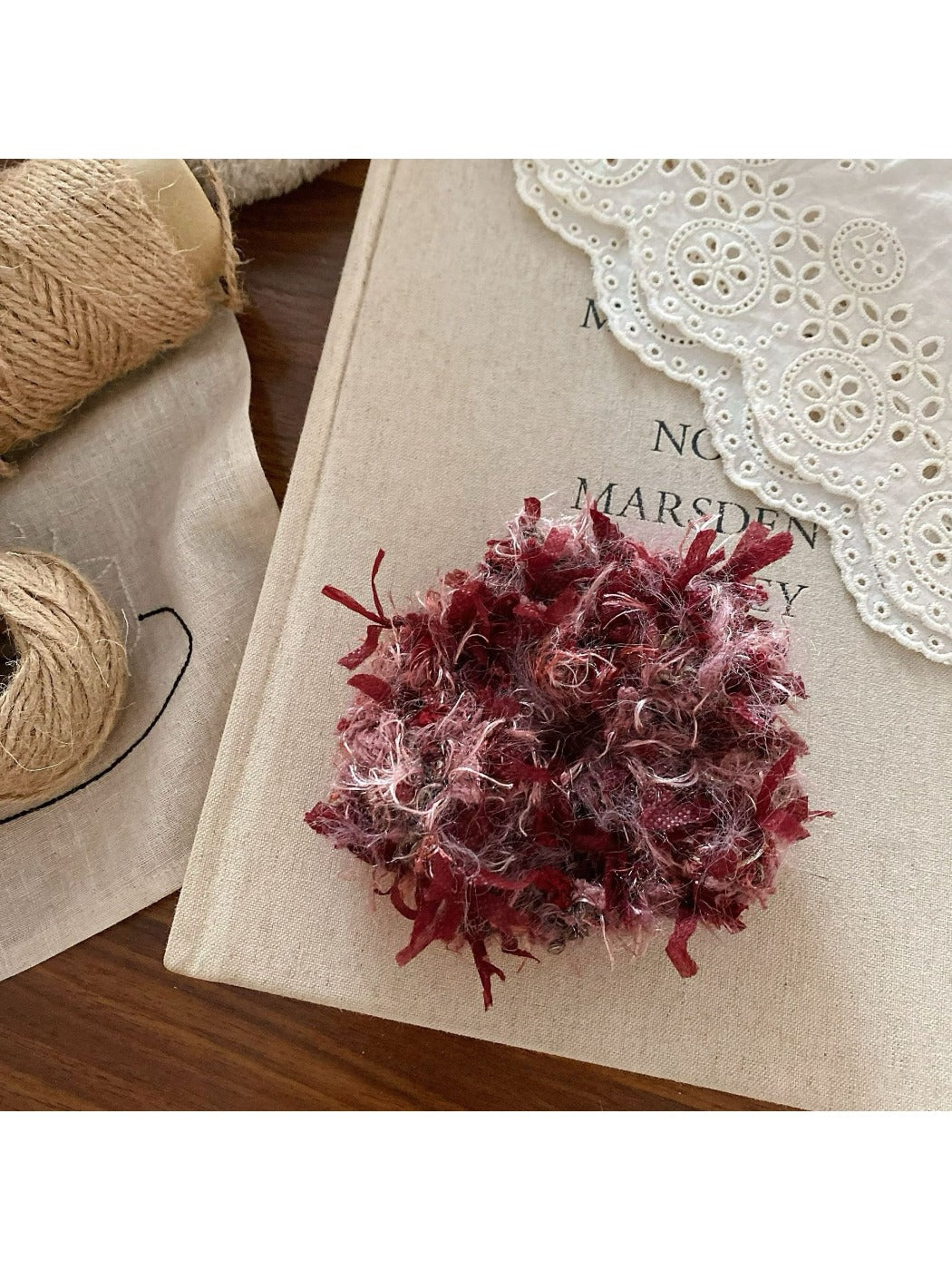 Gifty - Artistic Colored Yarn Hair Tie