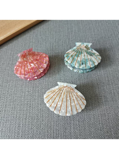 Beau - Chic Shell Shaped Claw Clip