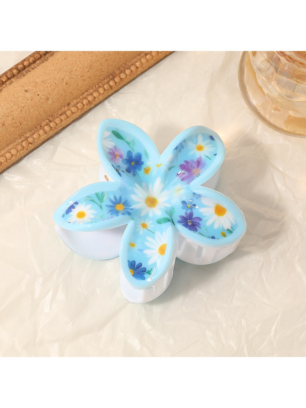 Beau - Elegant Flower Shaped Claw Clip