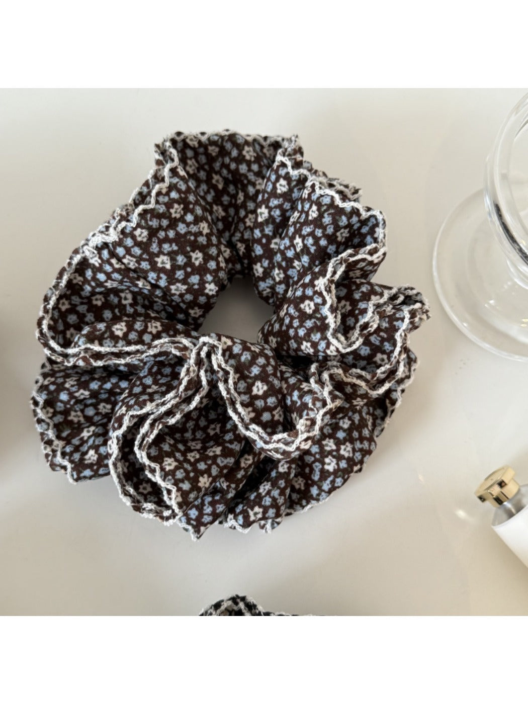 Gifty - Vintage Small Floral Ruffled Scrunchie