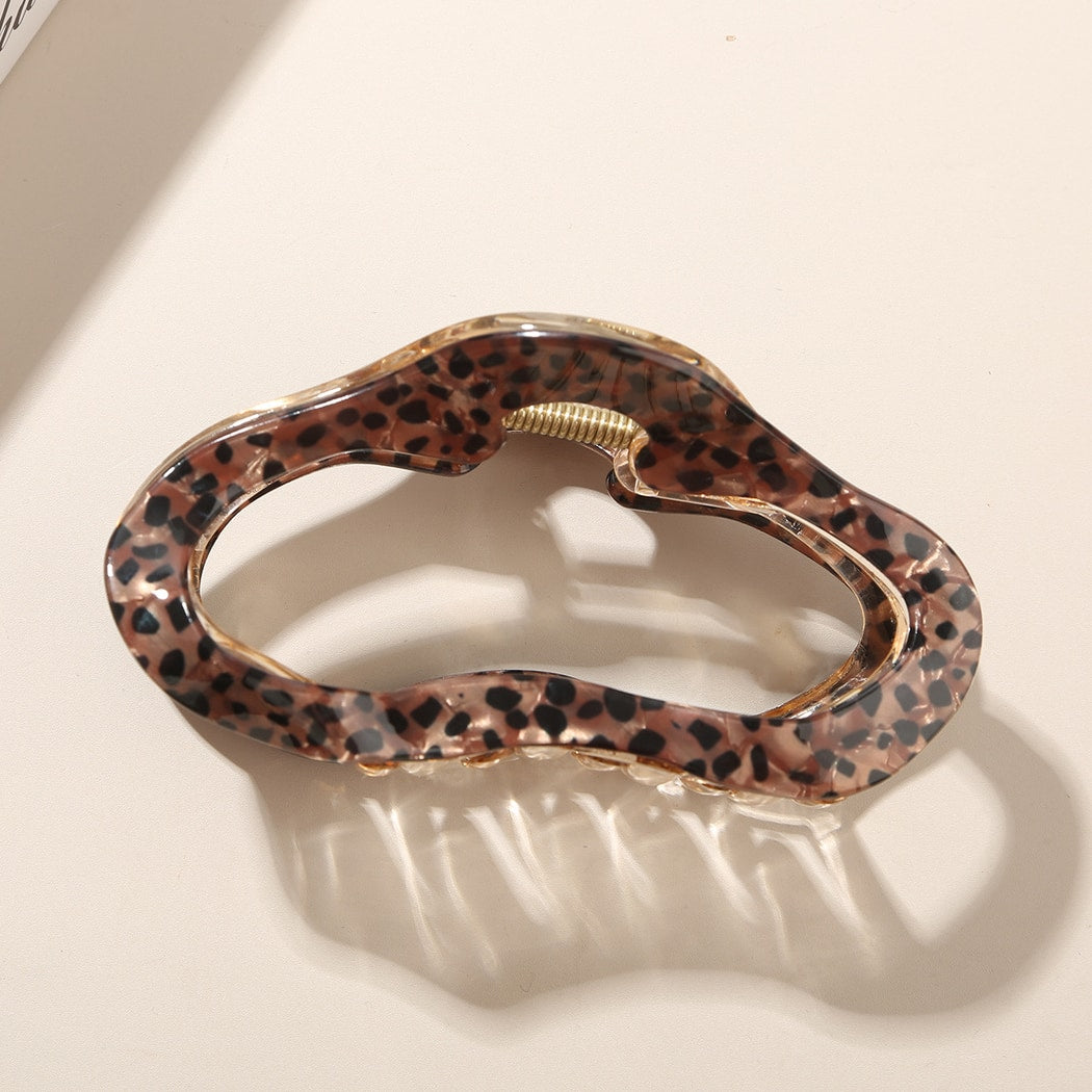 Beau - Cloud Shaped Hollow Out Acetate Claw Clip