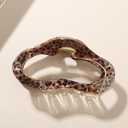 Beau - Cloud Shaped Hollow Out Acetate Claw Clip