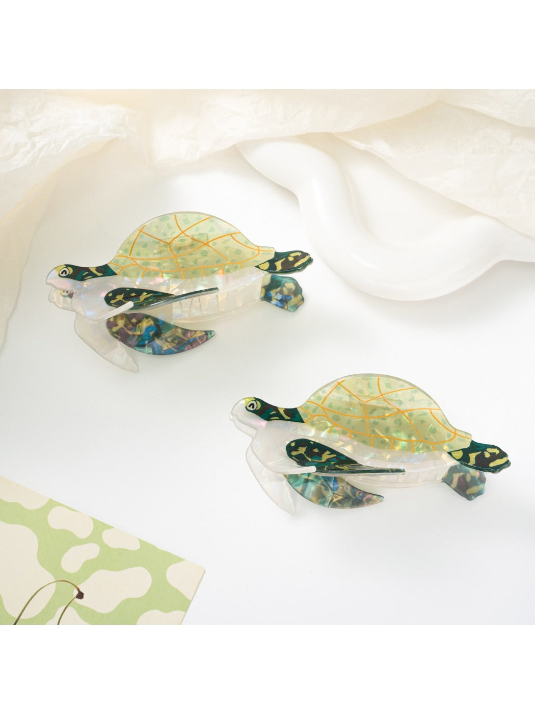 Beau - Turtle Shaped Hair Claw Clip