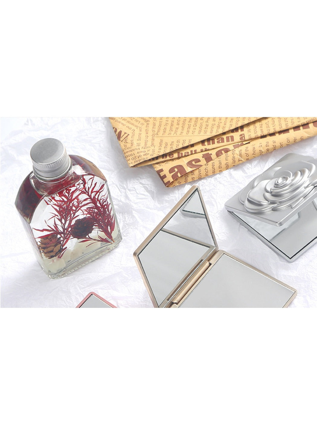 Mirroray - Solid Color Floral Vanity Mirror