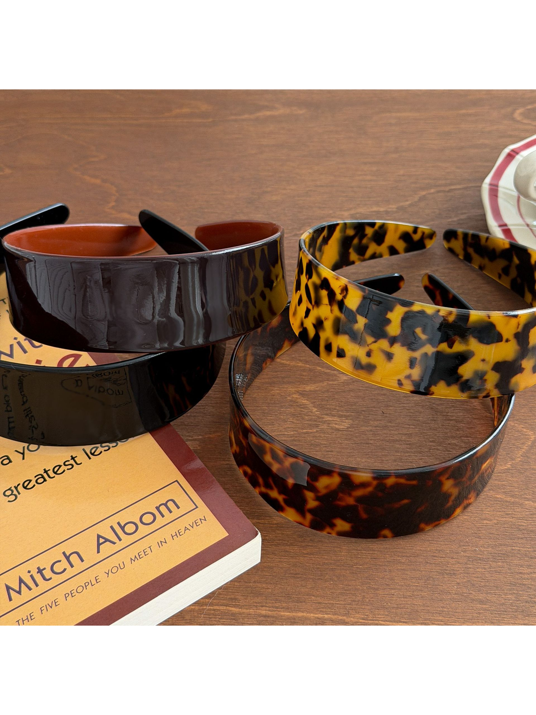 Gifty headband displayed on a white background showing full shape and design