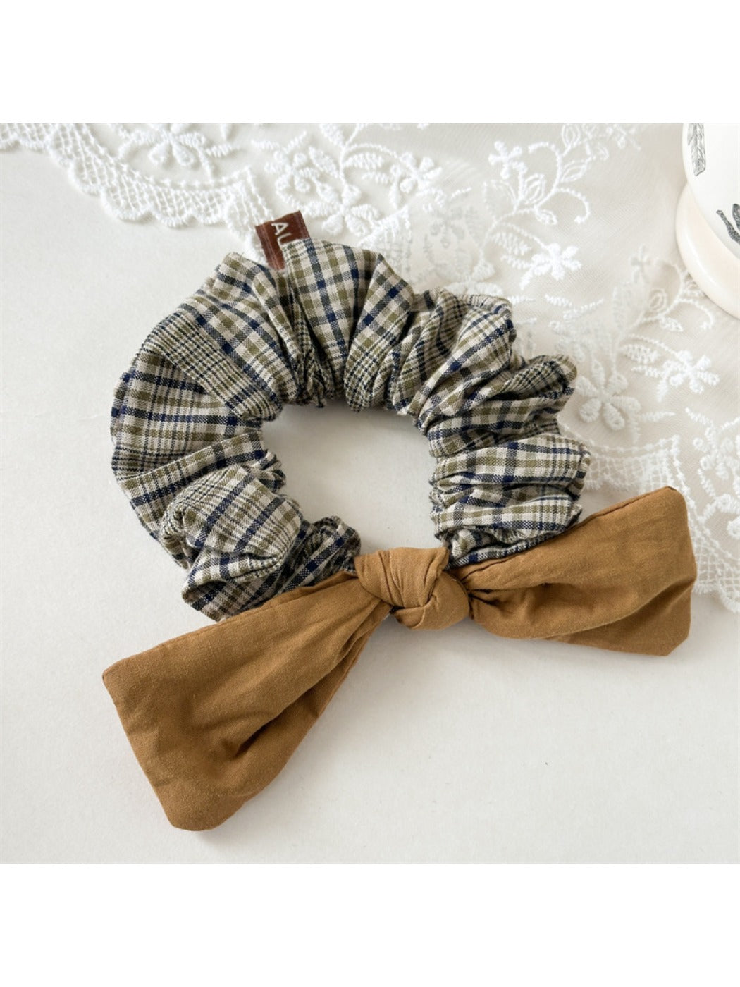 Gifty - Checkered Plaid Scrunchie Hair Tie