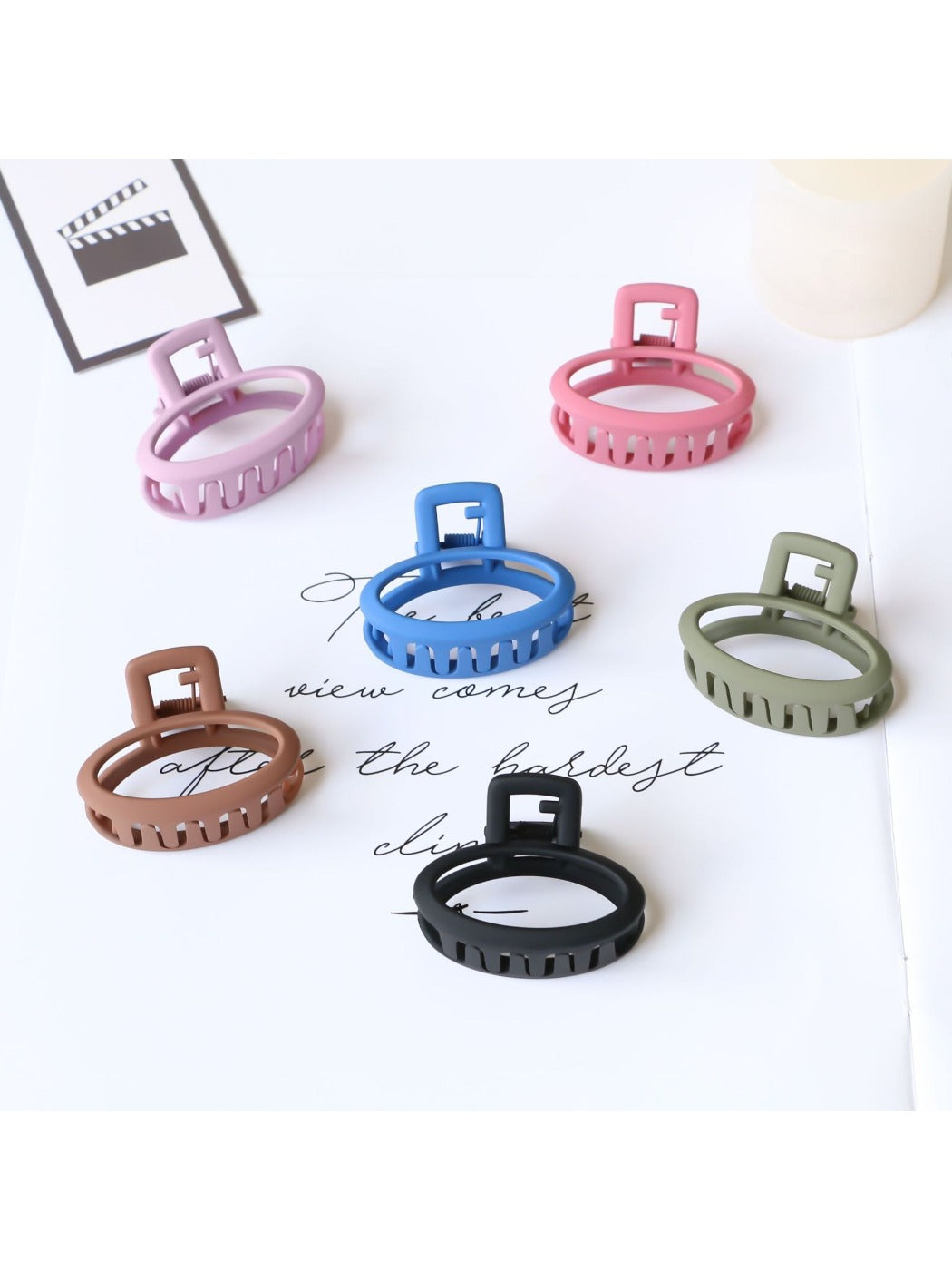 Beau - Minimalist Oval Shaped Openwork Claw Clip