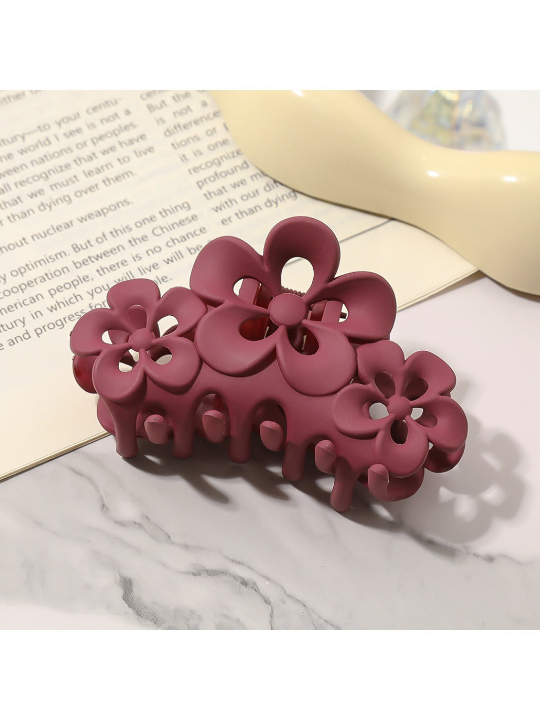 Beau - Elegant Three-Blossom Hair Clip
