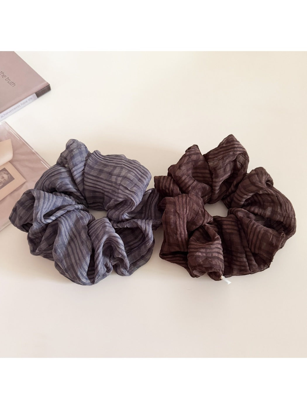 Gifty - Vintage Striped Ruched Scrunchie