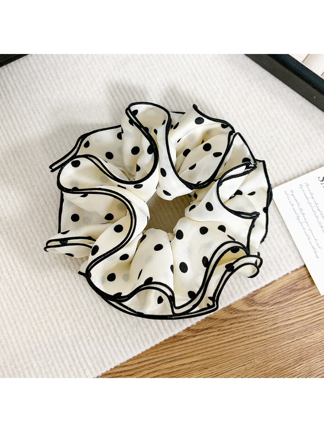 Gifty - Polka Dot Lace Hair Loop