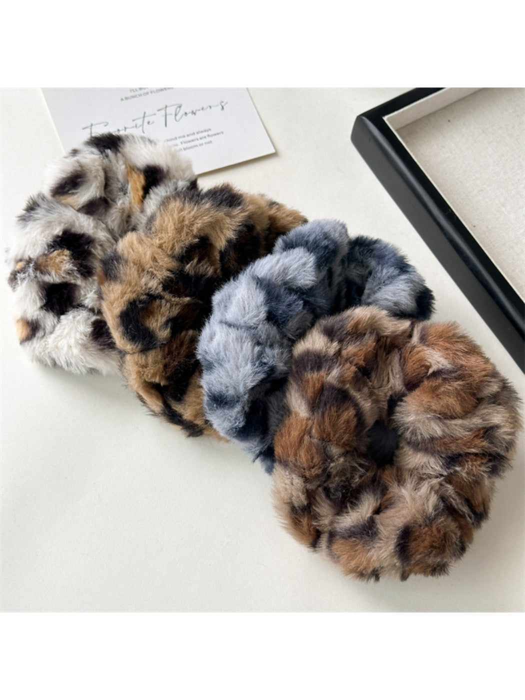 Gifty - Plush Scrunchie Hair Tie