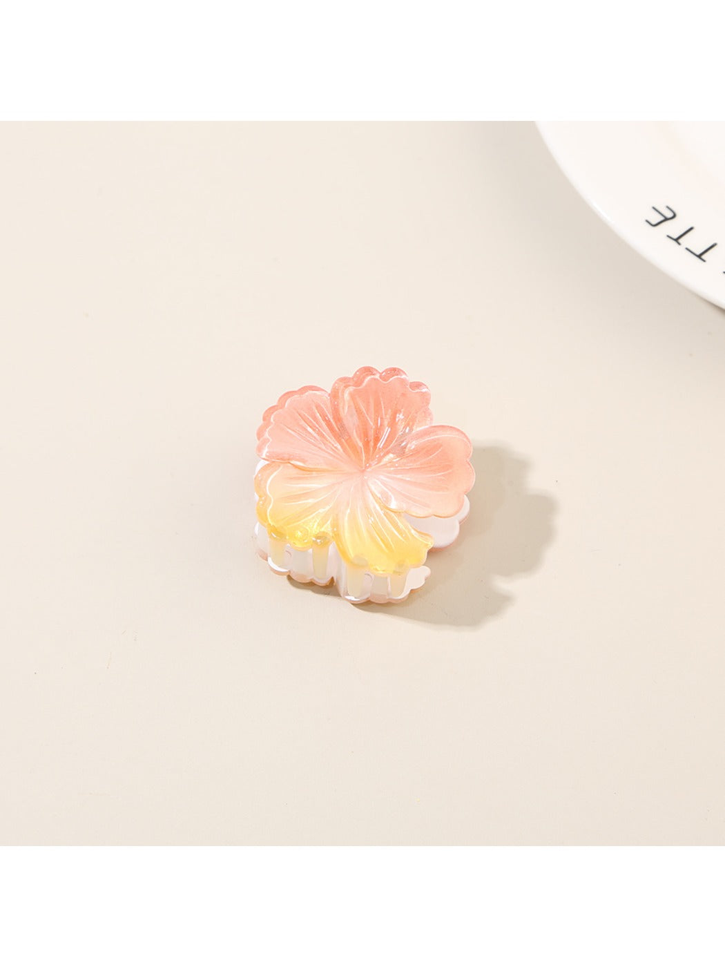 Beau - Ombré Hibiscus Shaped Claw Clip