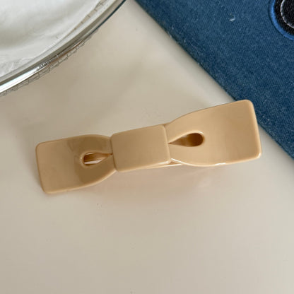 Beau - Glossy Plastic Bow Design Hair Clip