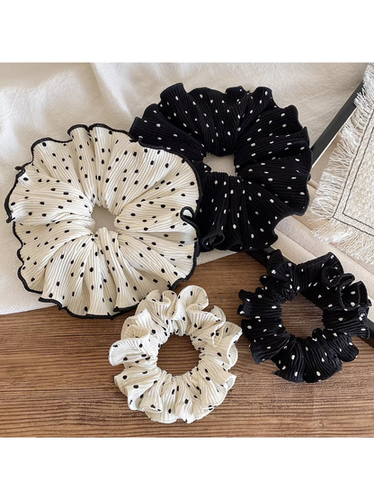 Gifty - Pleated Polka Dot High Stretch Scrunchie