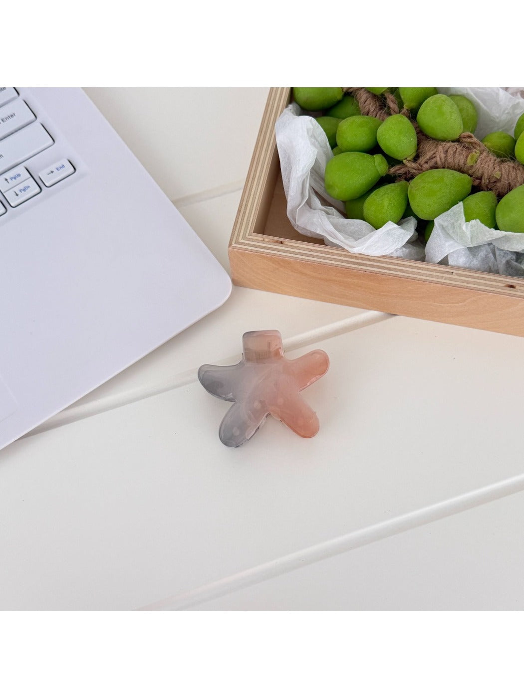 Beau - Sweet Starfish Gradient Gloss Claw Clip