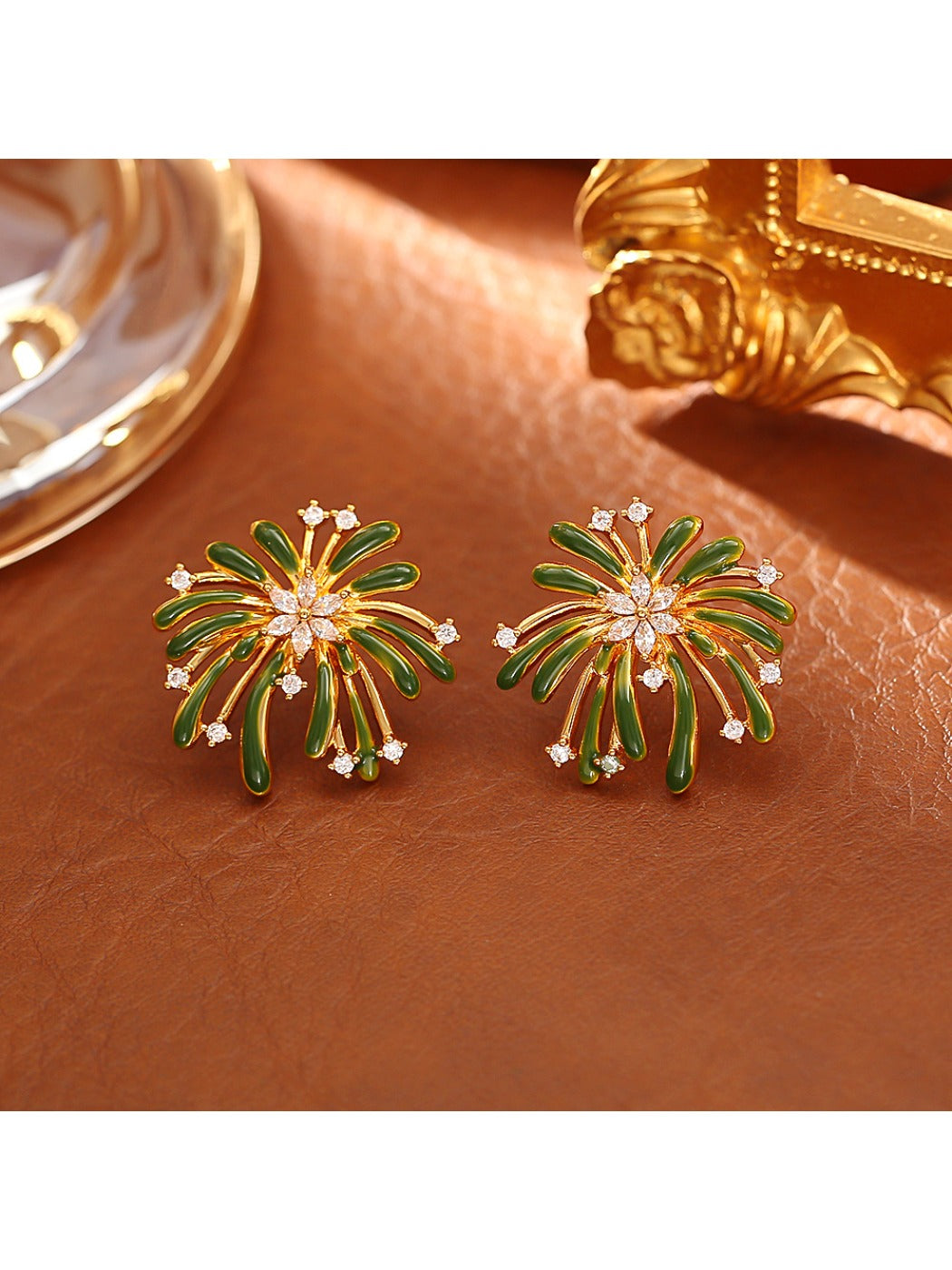 Earedge - Sparkling Firework Shaped Stud Earrings