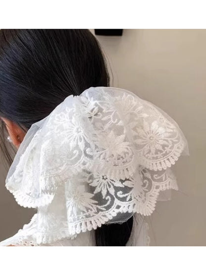 Gifty - Elegant Floral Embroidery Scrunchie
