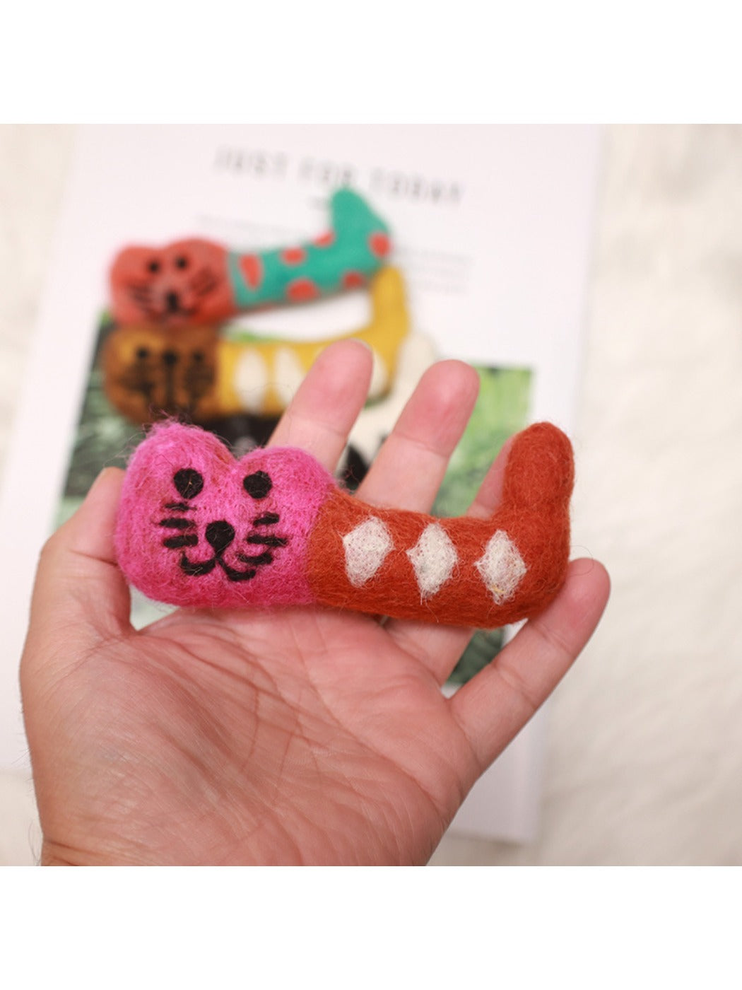 Feltery - Cute Cat Brooch Pin Accessory Decor