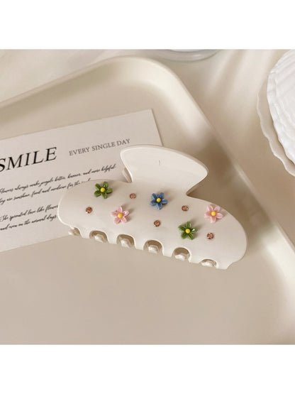 Beau hair claw clip displayed on a white background
