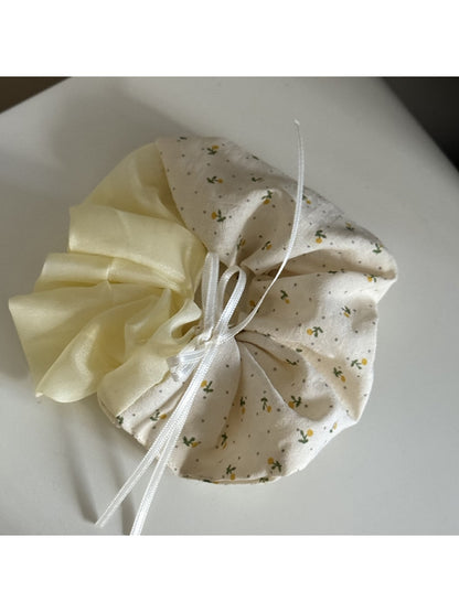Gifty - Ditsy Floral Polyester Scrunchie