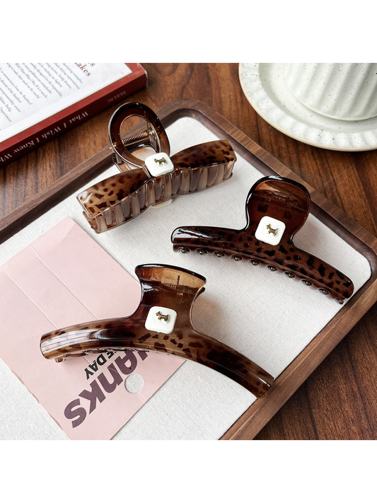 Beau - Leopard Pattern Plastic Geometric Claw Clip