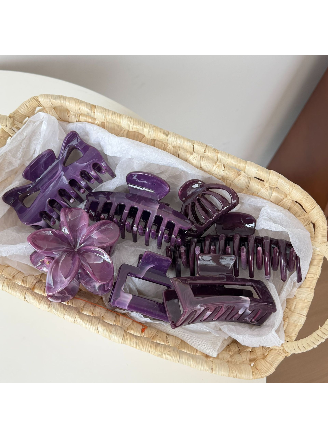 Beau - Marbled Glossy Plastic Hair Claw Clip