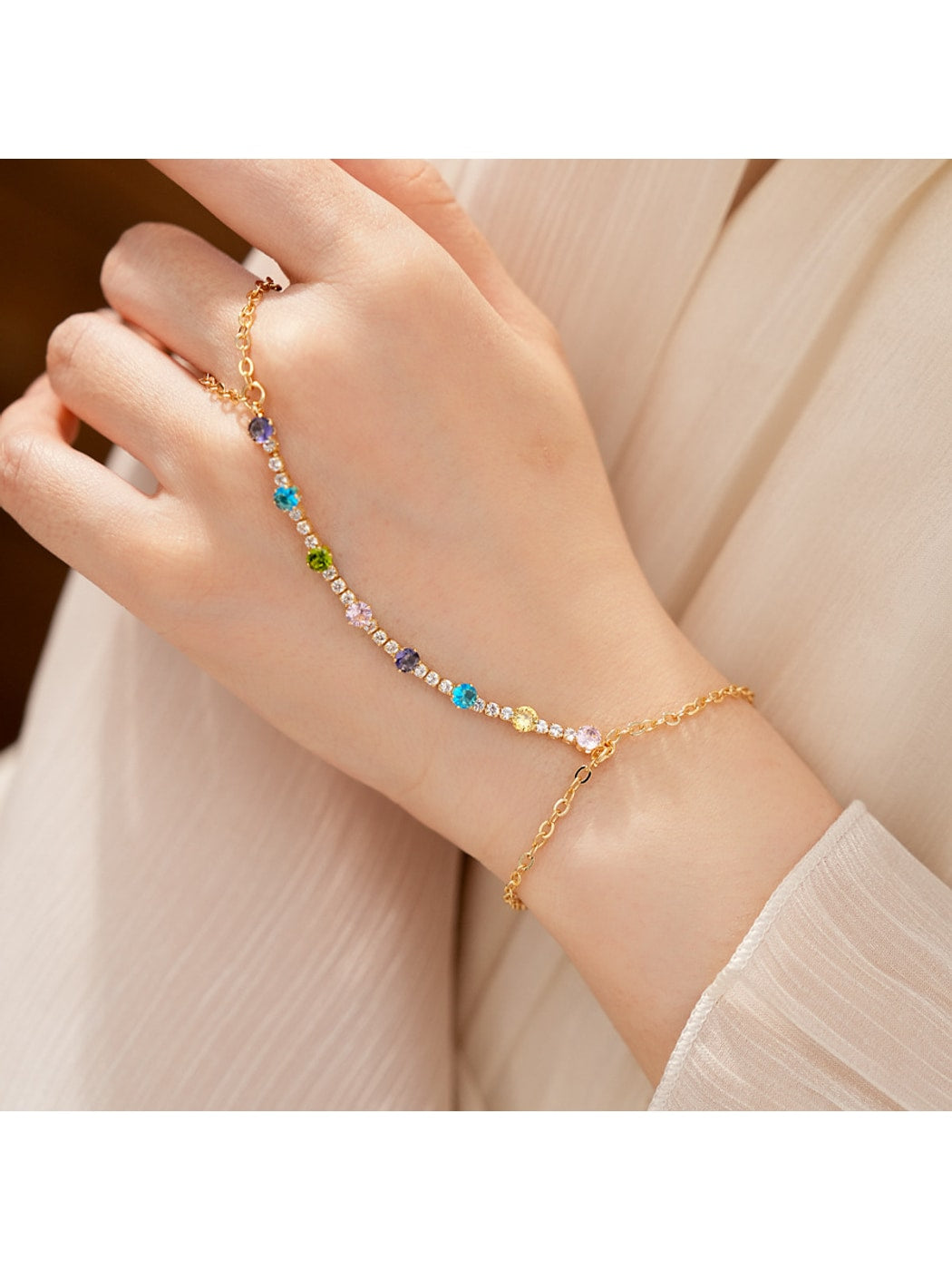 Lovra - Alloy Synthetic Zircon Circle Bracelet