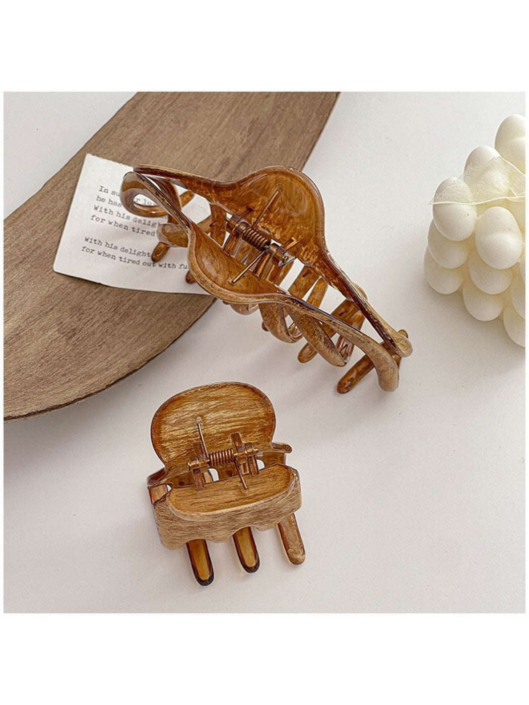 Beau - Vintage Pumpkin Shaped Claw Clip