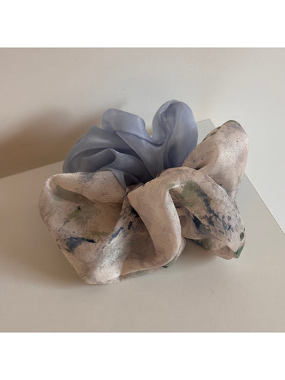 Gifty gradient color block scrunchie paired with casual outfit accessories