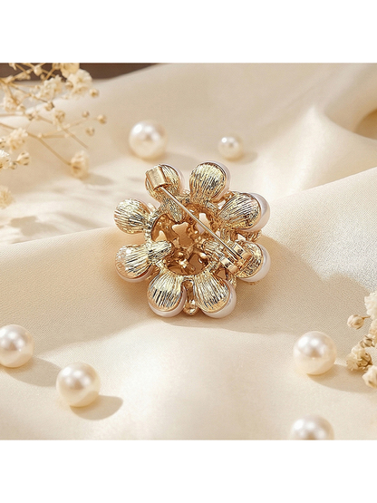Brovia - Fashion Alloy Suit Cardigan Accent Brooch