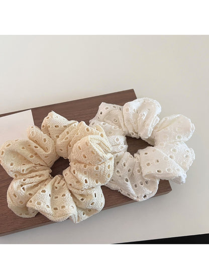 Gifty - Sweet Hollow Lace Scrunchie