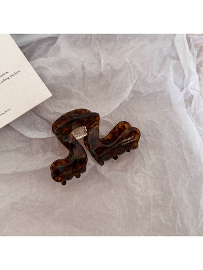 Beau - Simple Wavy Geometric Acetate Claw Clip