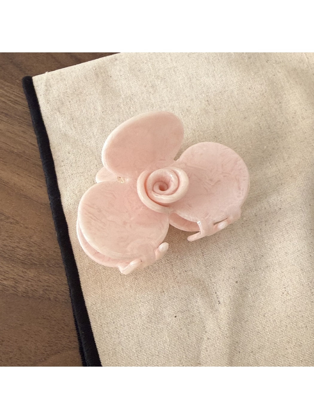 Beau - Floral Textured Acetate Board Claw Clip
