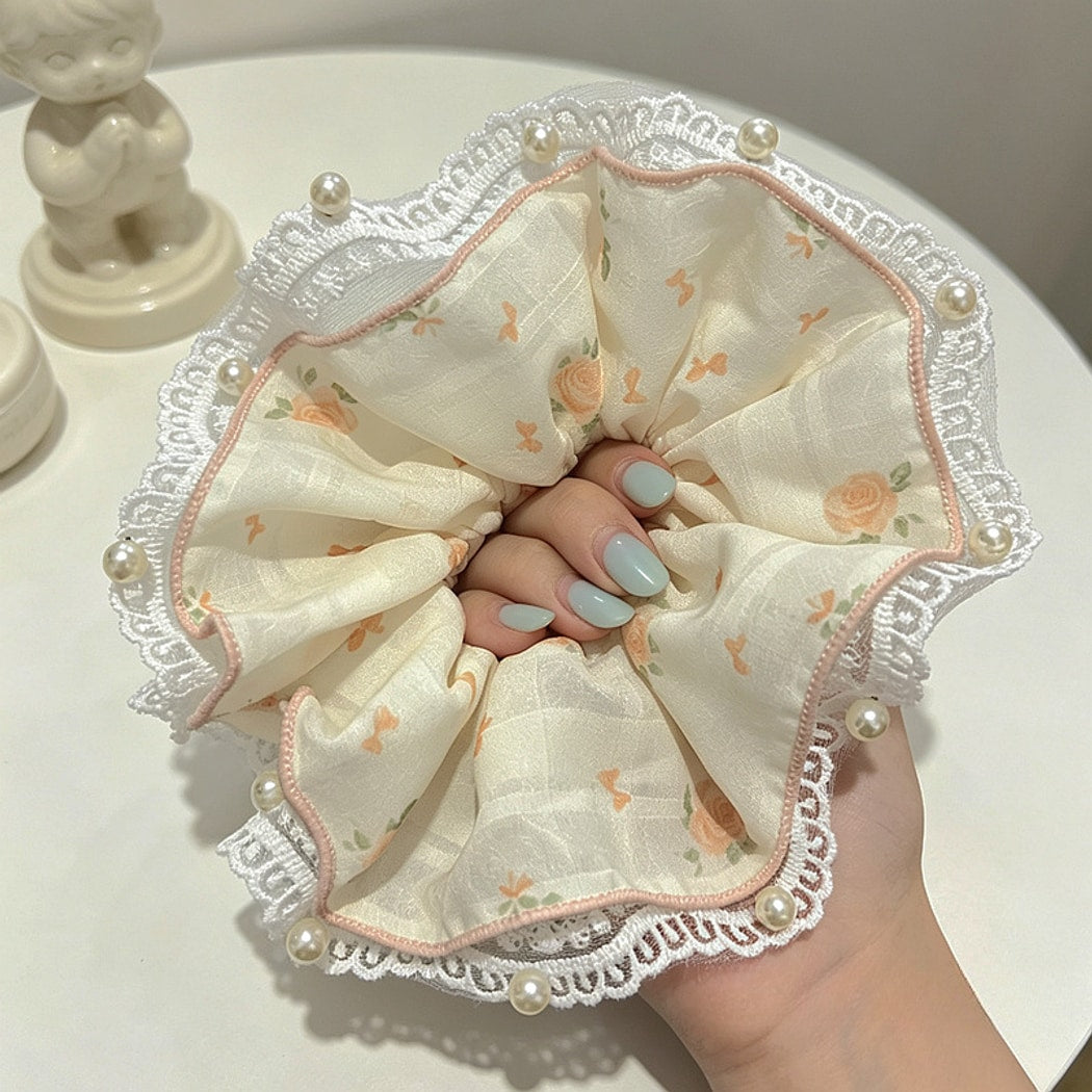 Gifty - Sweet Rose Print Lace Trim Scrunchie