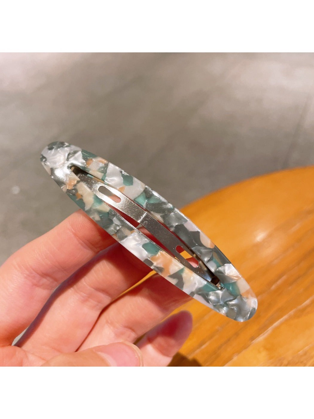 Beau - Elegant Oval Hollowed Out Hair Clip