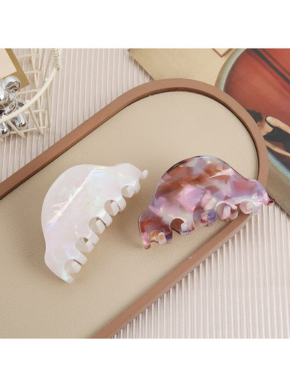 Beau - Medium-Sized Premium Shark Clip