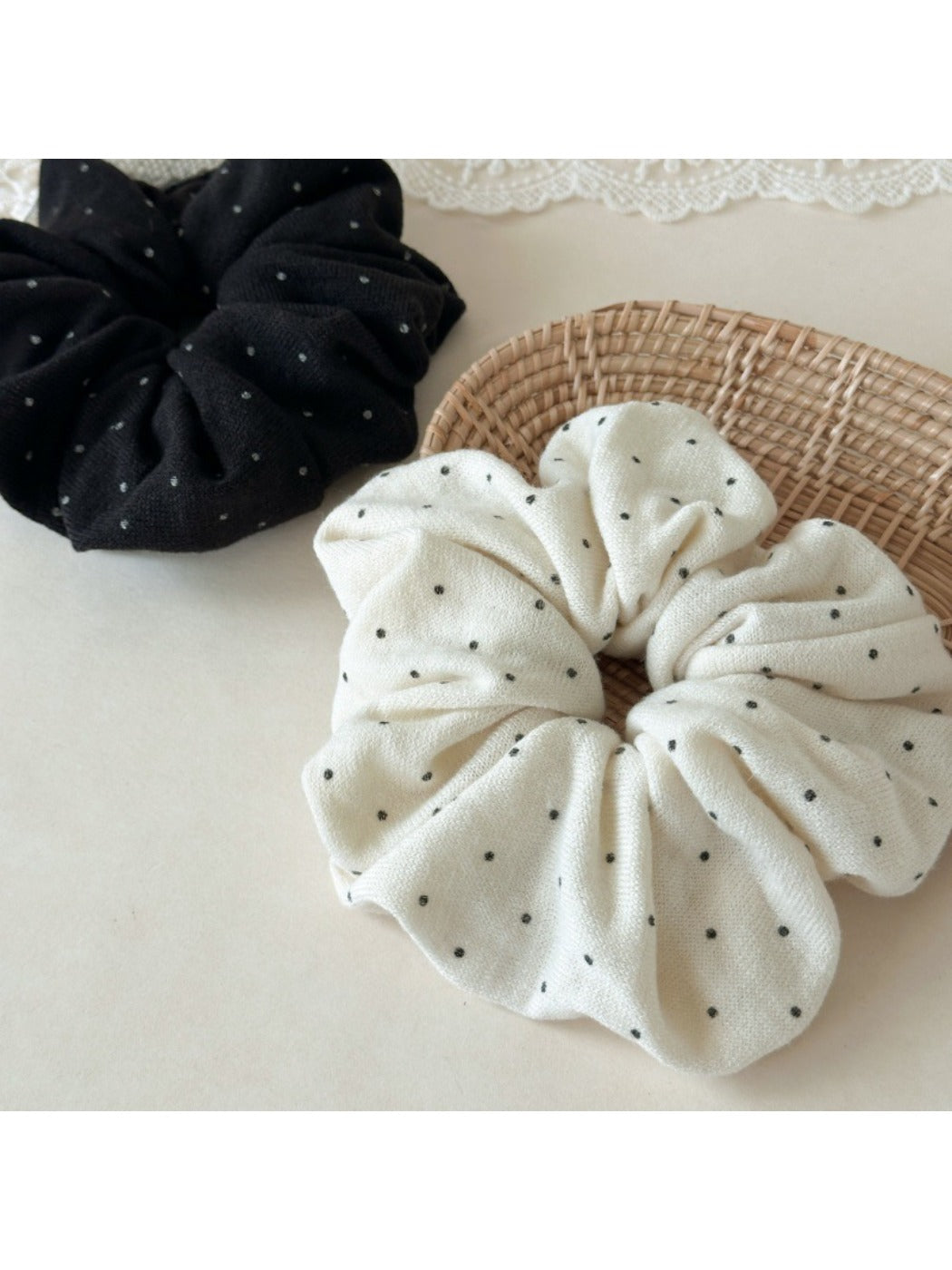 Gifty - Sweet Polka Dot Hair Tie