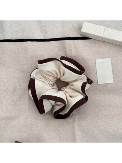 Gifty - Elegant Two Tone Scrunchie