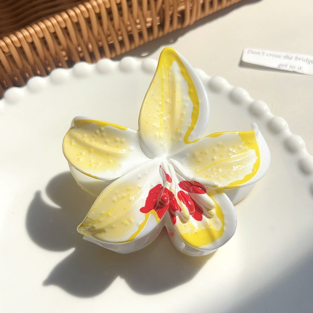 Beau - Bright Flower Shaped Cute Claw Clip