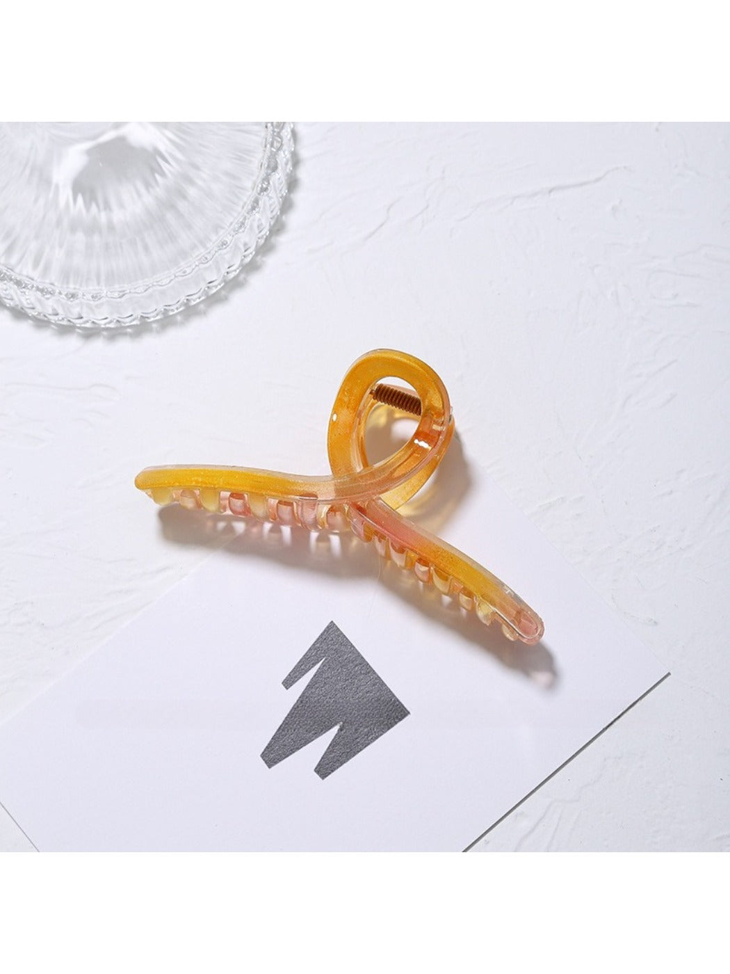 Beau - Chic Ombre Crisscross Hair Claw Clip