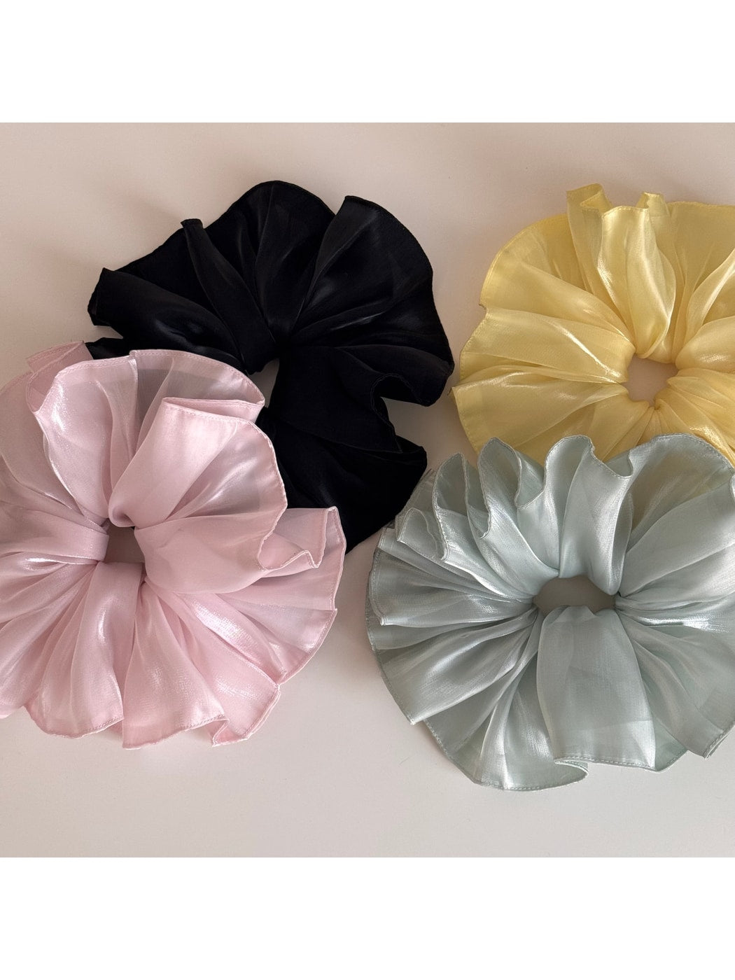 Gifty - Ruffled Sheen Polyester Fiber Scrunchie
