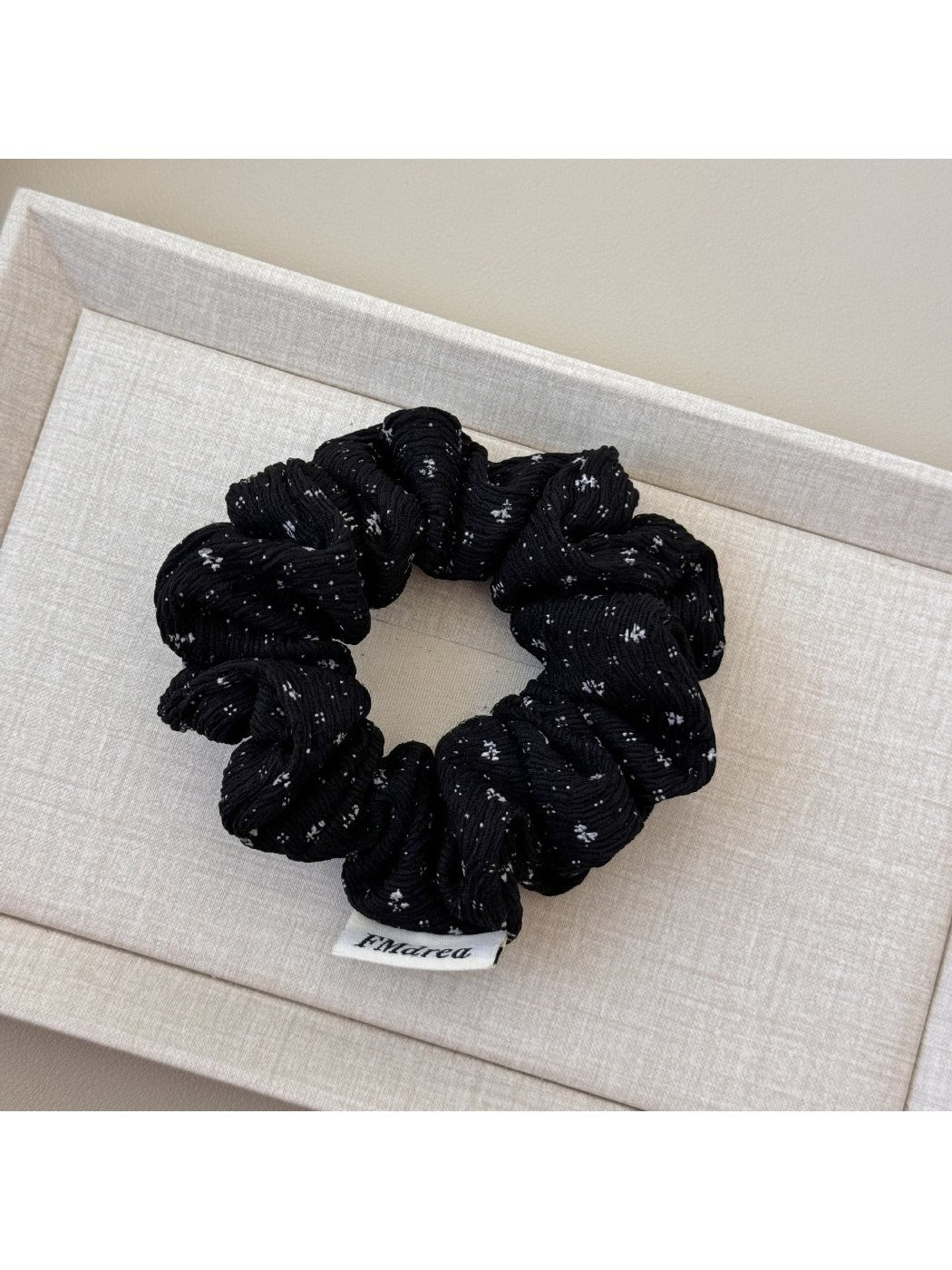 Gifty - Floral Print Fabric Scrunchie