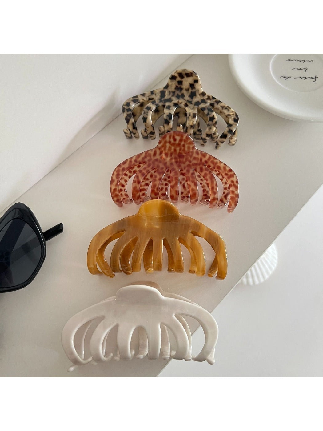 Beau - Vintage Elegant Acetate Hair Clip